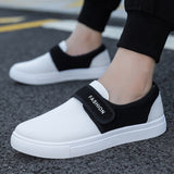 Men's Casual Sneakers Vulcanized Flat Shoes Designed Skateboarding Tennis Hook Loop Outdoor Sport Mart Lion   