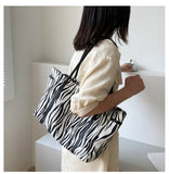 Canvas Bags For Women Trendy Large-Capacity Shoulder Handbags Graffiti Tote Bag Mart Lion   